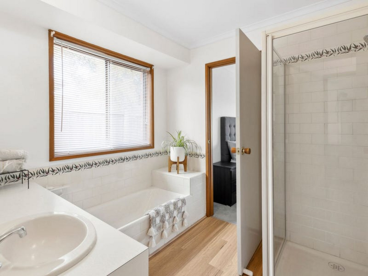 9 Cernan Court, WHITTINGTON VIC 3219, Whittington - Thumbnail 8