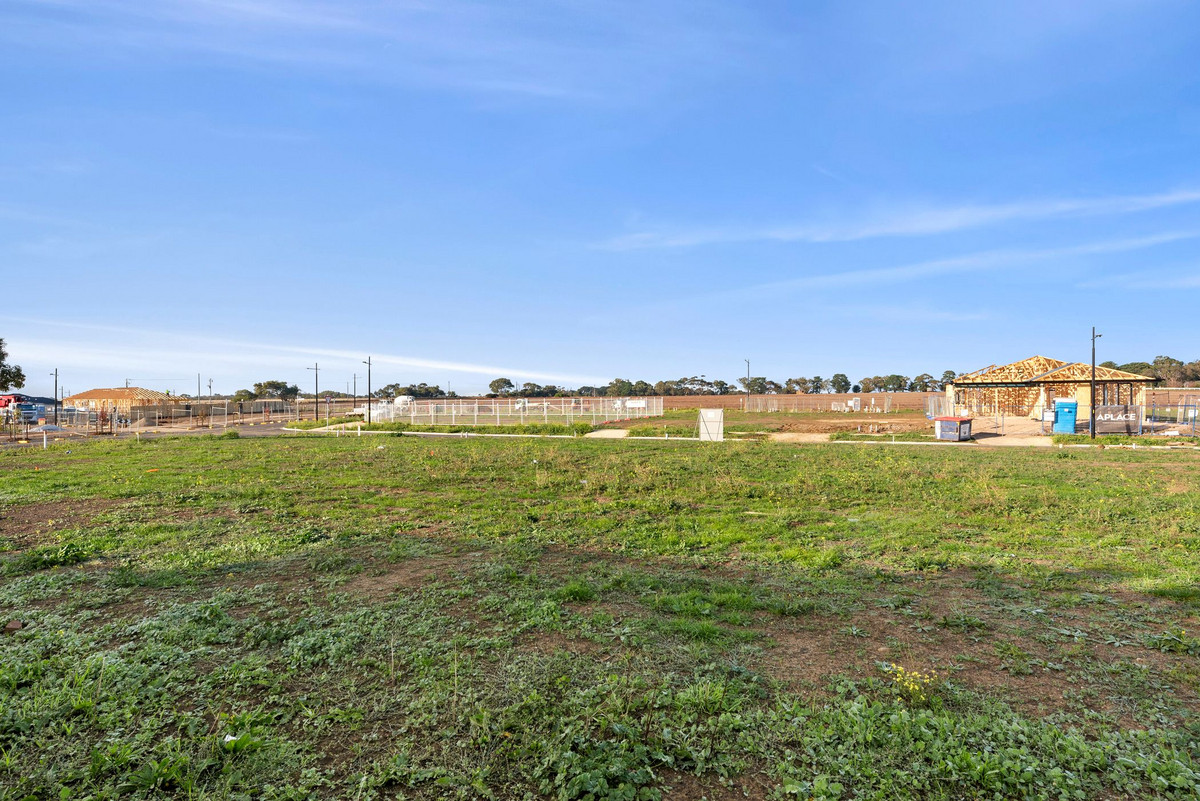 6 Robwood Street, Armstrong Creek VIC 3217, Armstrong Creek - Thumbnail 3