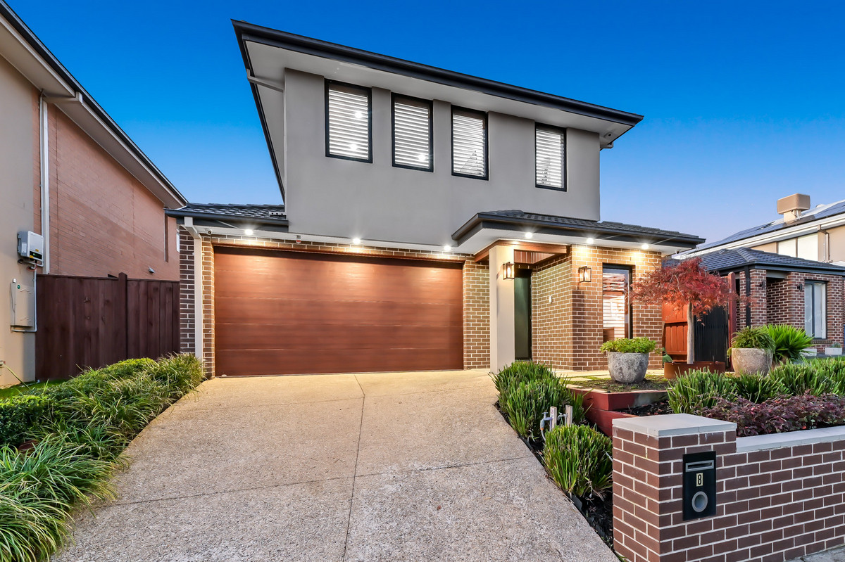 8 Fernlea Street, Clyde North VIC 3978, Clyde North - Thumbnail 2