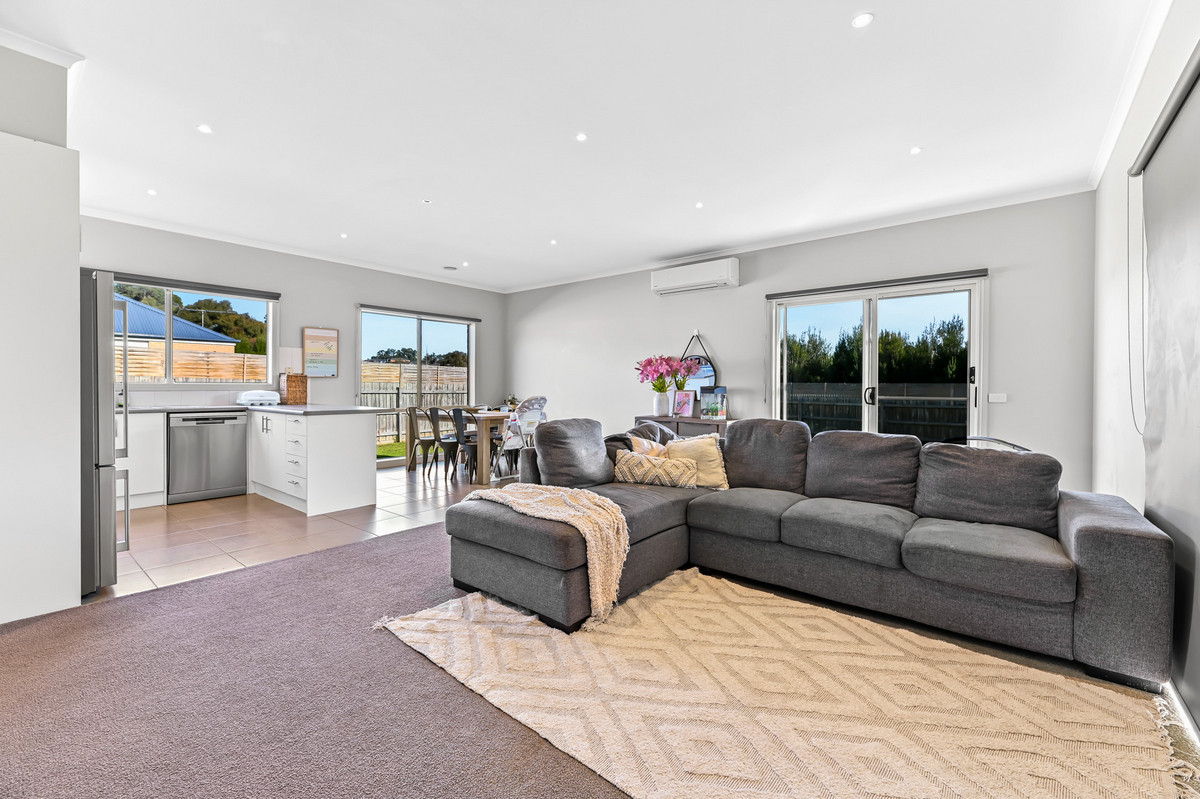 29 Clifford Drive, Drouin VIC 3818, Drouin - Thumbnail 4