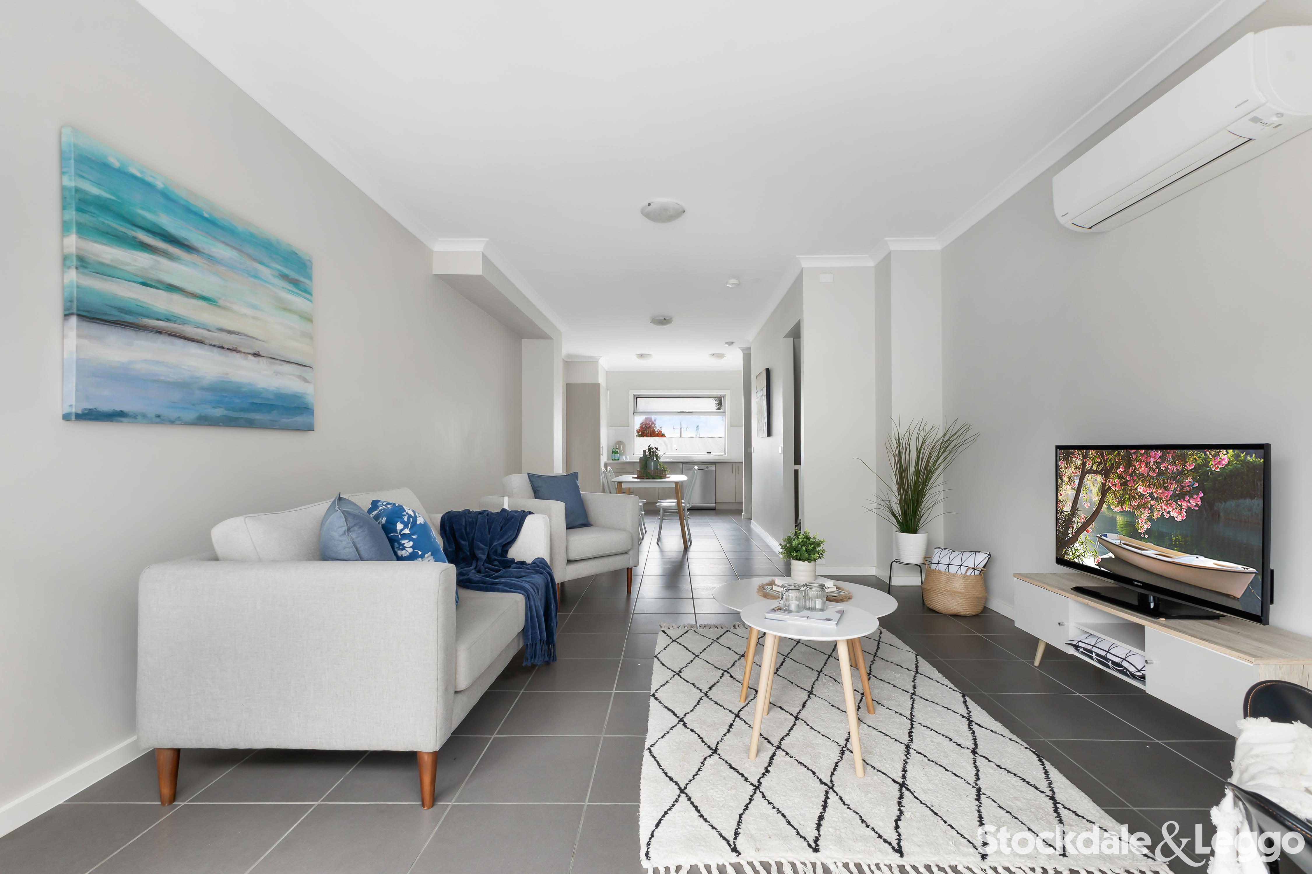 4 Downhelm Road, Cranbourne North VIC, Cranbourne North - Thumbnail 6