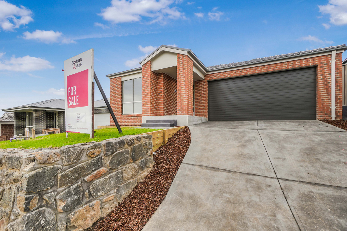 28 Sampson Drive, Pakenham VIC 3810 Stockdale & Leggo