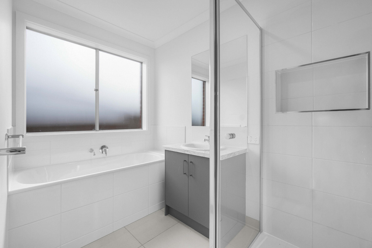 28 Sampson Drive, Pakenham VIC 3810, Pakenham - Thumbnail 4