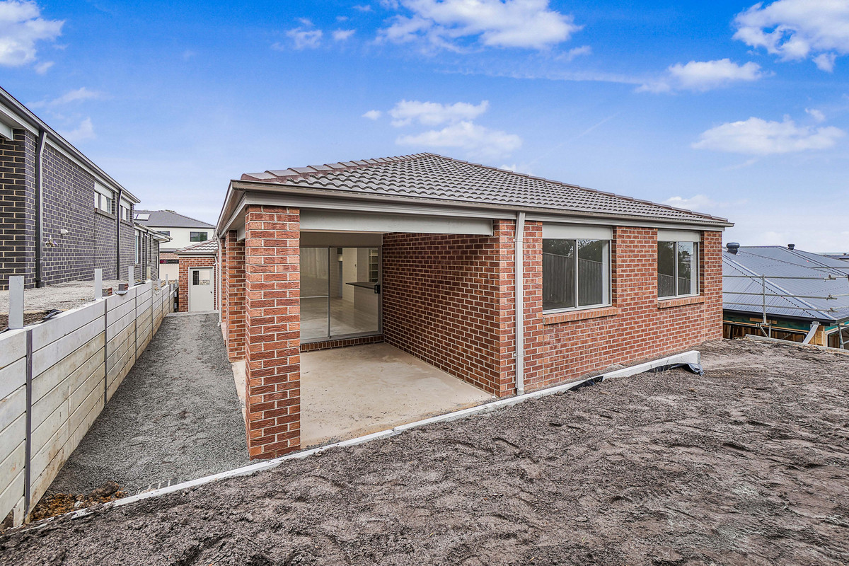 32 Sampson Drive, Pakenham VIC 3810, Pakenham - Thumbnail 8