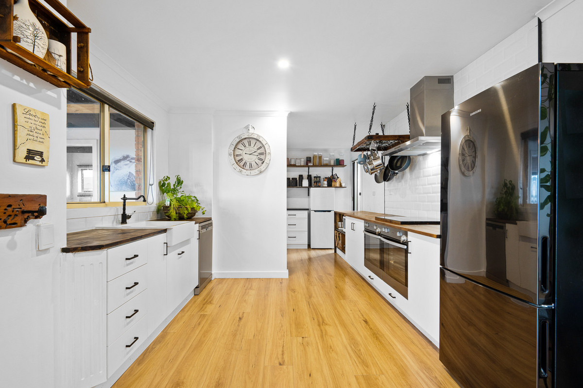 27 Ruby Court, BANNOCKBURN VIC 3331, Bannockburn - Thumbnail 2