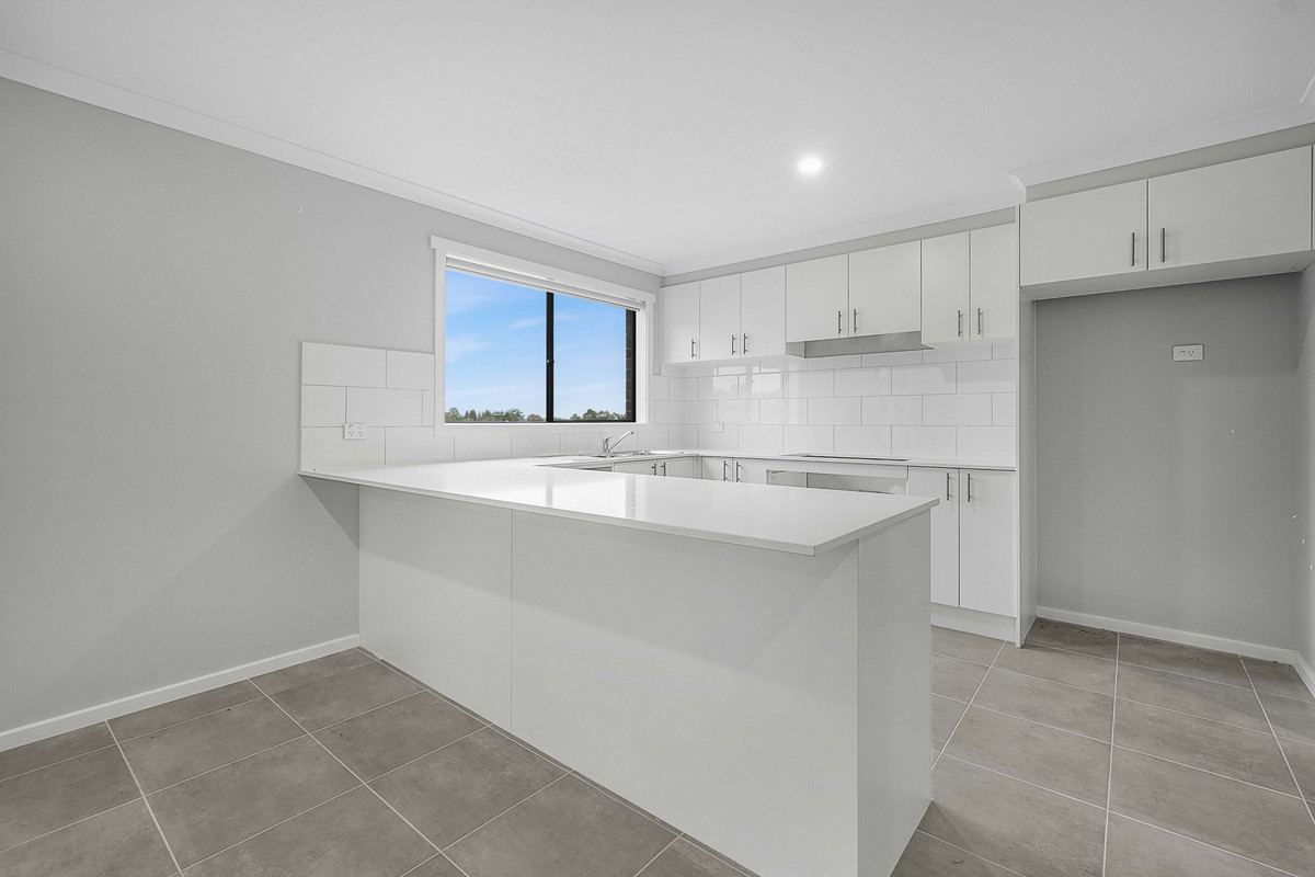 7 Magnolia Way, Bunyip VIC 3815, Bunyip - Thumbnail 2