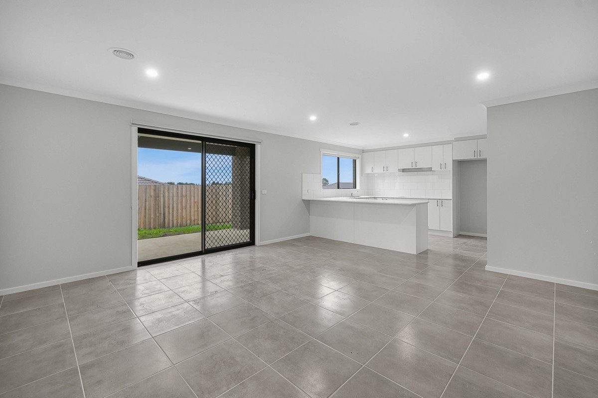 7 Magnolia Way, Bunyip VIC 3815, Bunyip - Thumbnail 3