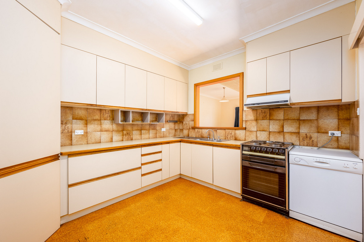17 Lake Street, Shepparton VIC 3630, Shepparton - Thumbnail 3