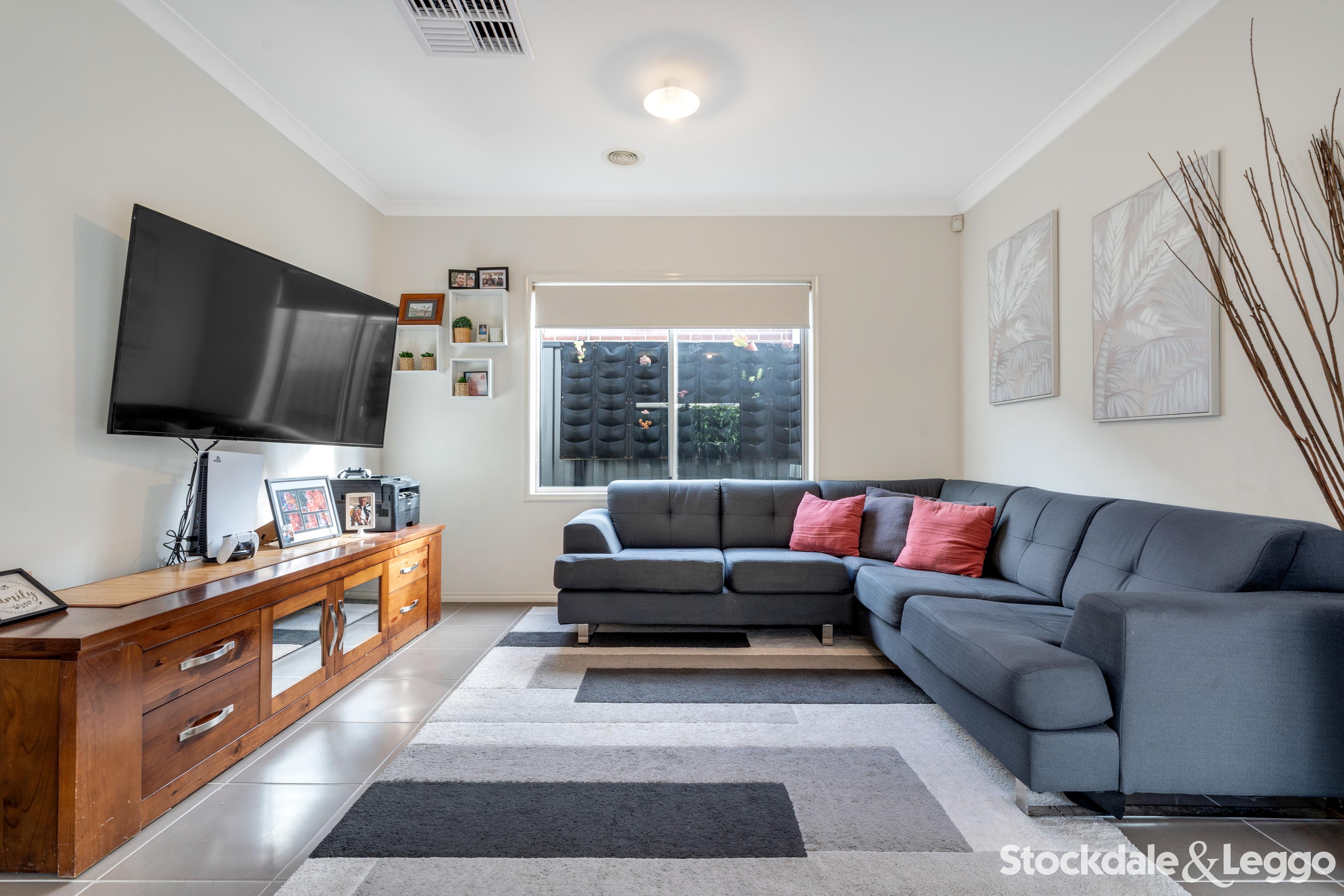 12 Violet Place, Craigieburn VIC, Craigieburn - Thumbnail 3