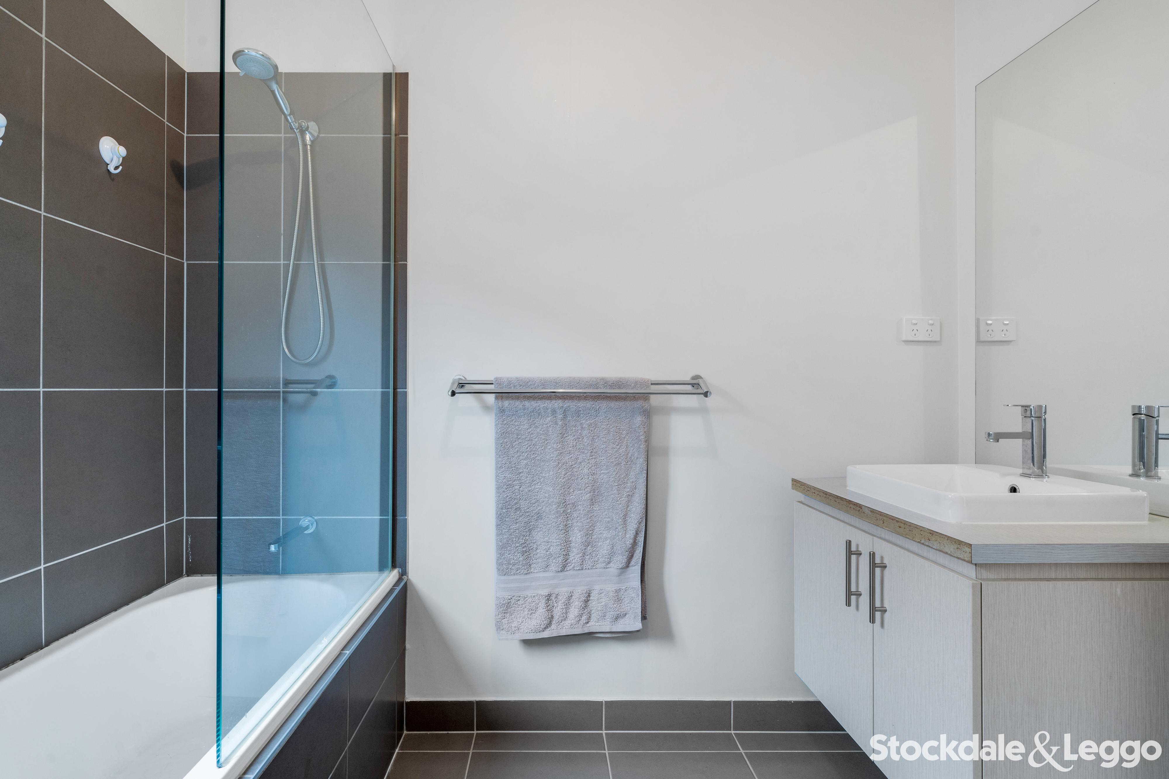 12 Violet Place, Craigieburn VIC, Craigieburn - Thumbnail 6