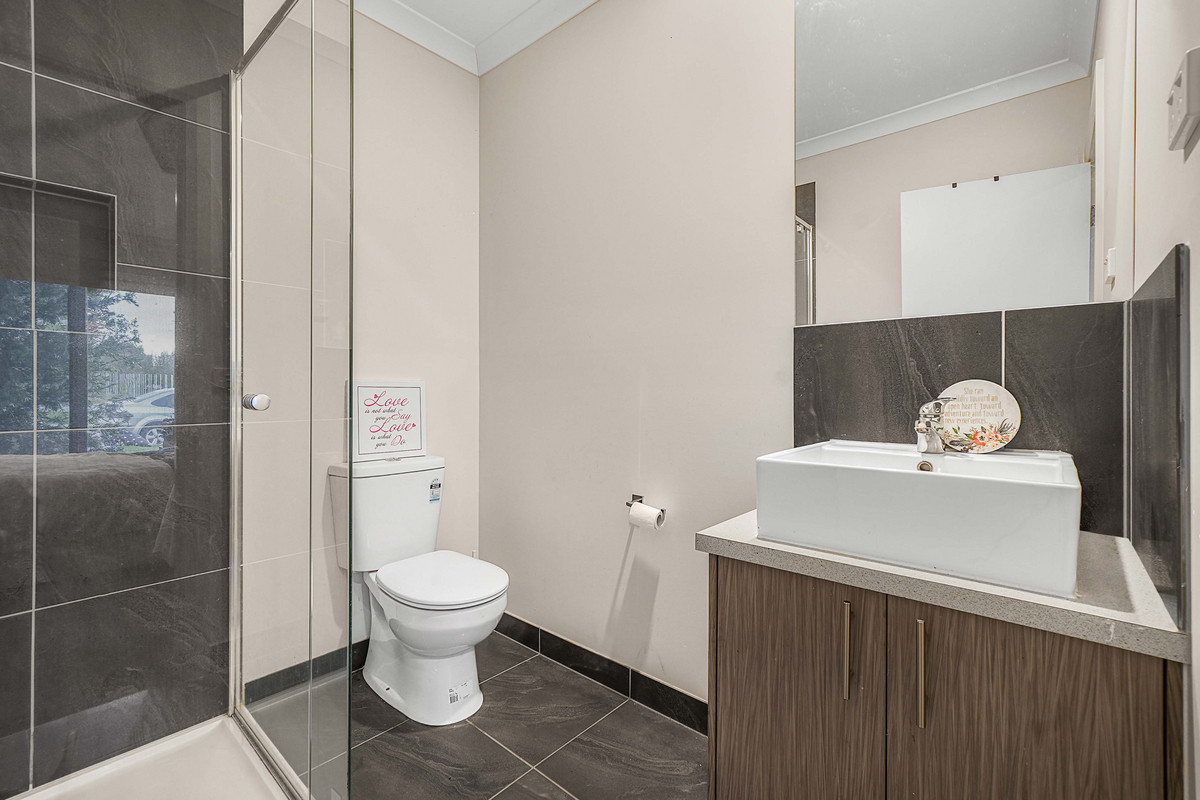 55 Pinnacle Drive, PAKENHAM VIC 3810, Pakenham - Thumbnail 3
