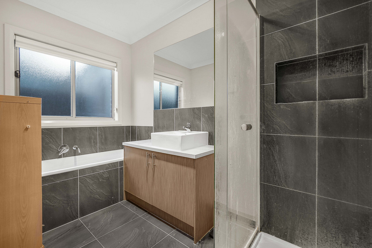 55 Pinnacle Drive, PAKENHAM VIC 3810, Pakenham - Thumbnail 6