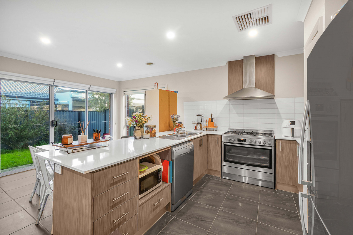 55 Pinnacle Drive, PAKENHAM VIC 3810, Pakenham - Thumbnail 8