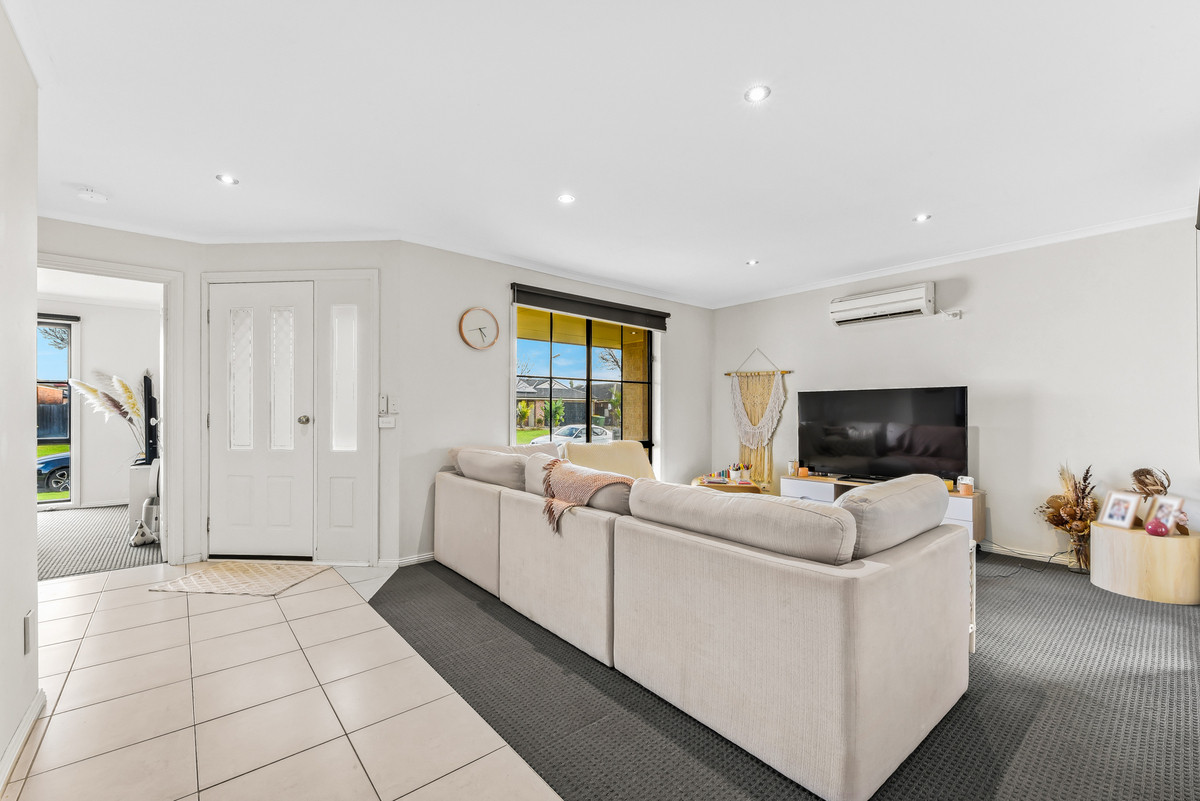 8 Barnes Way, Koo Wee Rup VIC 3981, Koo Wee Rup - Thumbnail 3