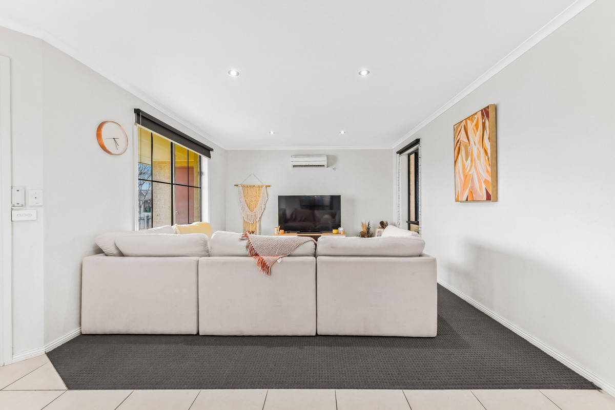 8 Barnes Way, Koo Wee Rup VIC 3981, Koo Wee Rup - Thumbnail 4