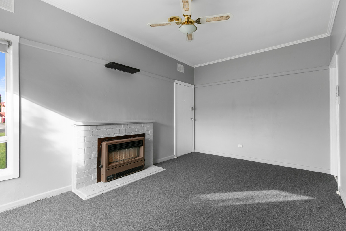 4 Baw Baw Street, Moe VIC 3825, Moe - Thumbnail 2
