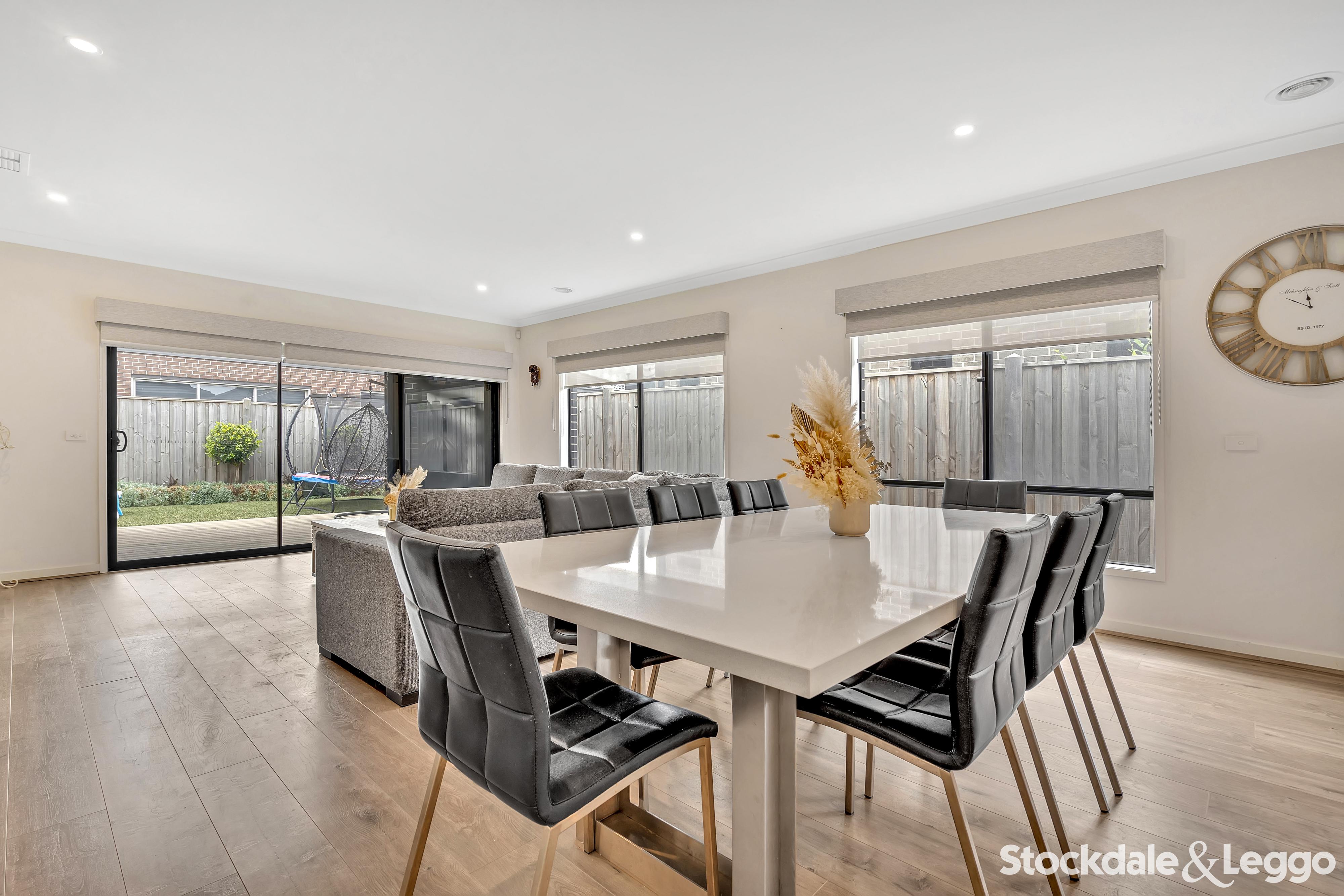 12 Hickory Road, Mickleham VIC, Mickleham - Thumbnail 3