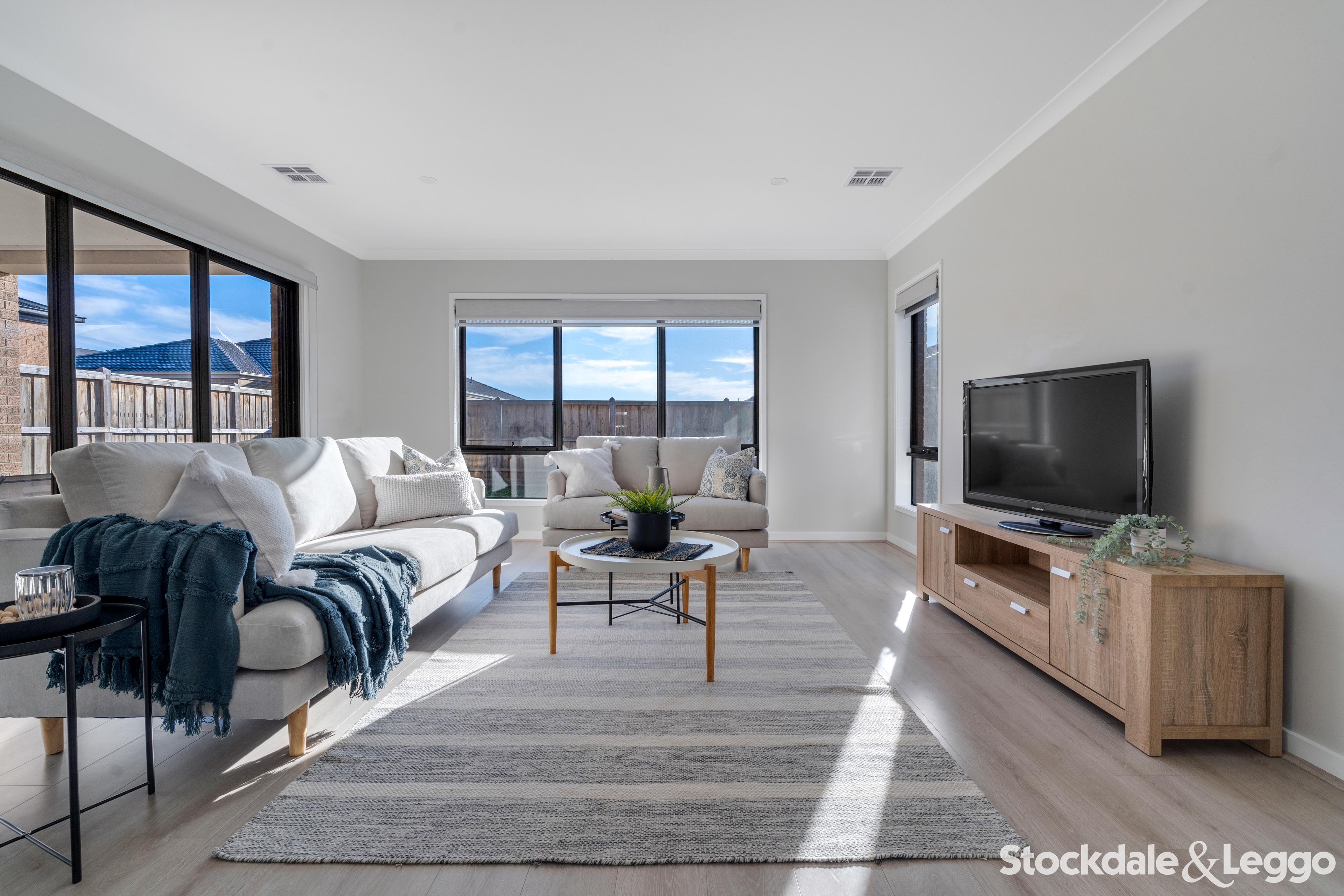 39 Monomeath Drive, Mickleham VIC, Mickleham - Thumbnail 2