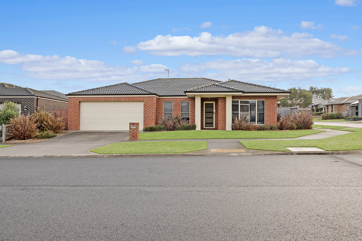 61 Dennington Rise, Warrnambool VIC 3280, Dennington - Thumbnail 2