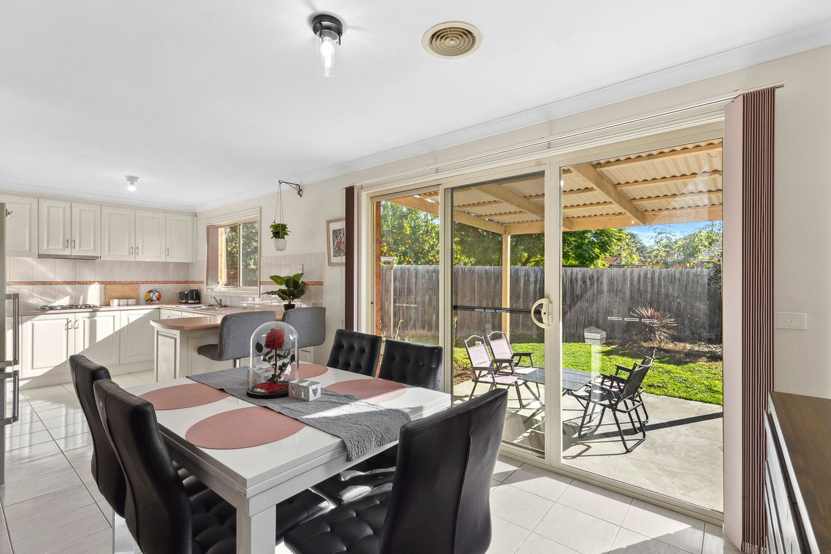 2 / 5 Alvena Court, Bell Park VIC 3215, Bell Park - Thumbnail 5