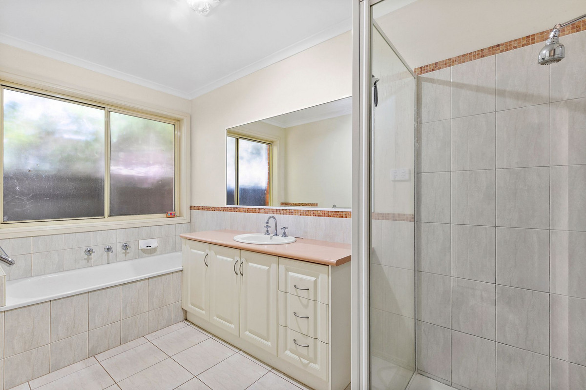 2 / 5 Alvena Court, Bell Park VIC 3215, Bell Park - Thumbnail 8