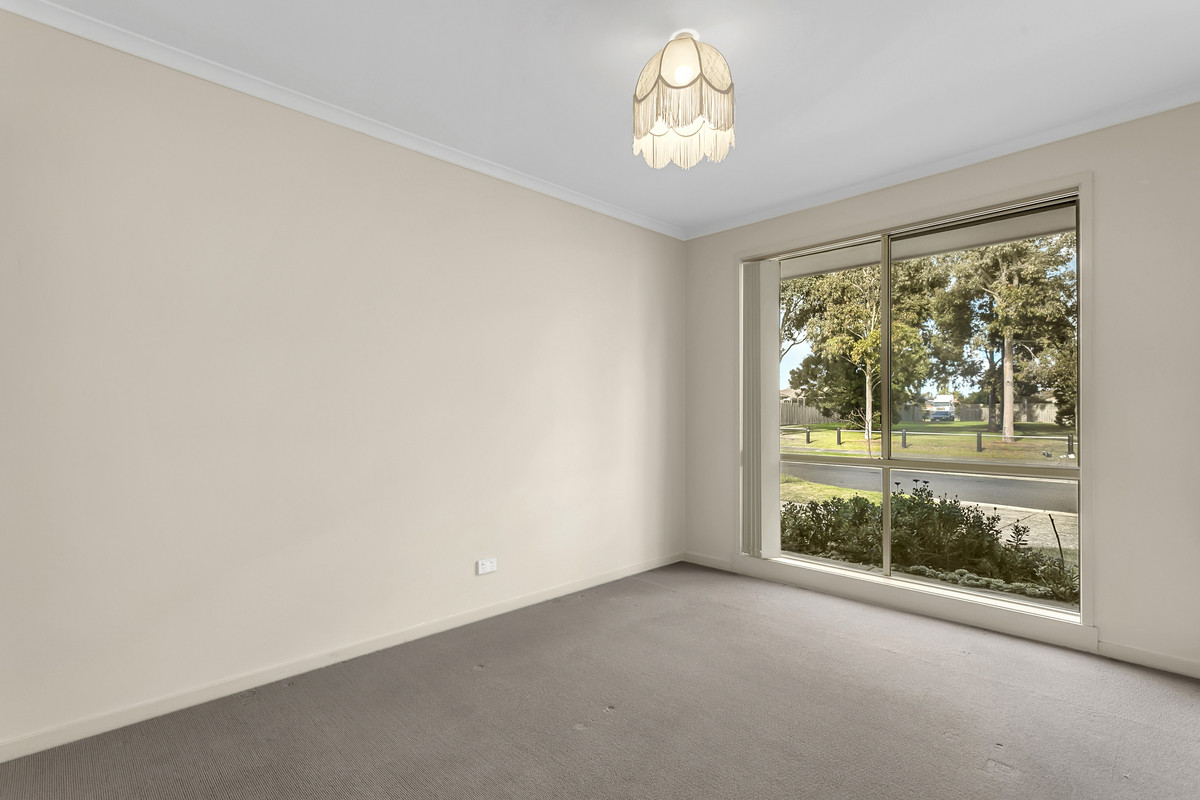Modern 2‑Bed Home – 1/11 Rachel Drive, Cranbourne North VIC, Cranbourne North - Thumbnail 5