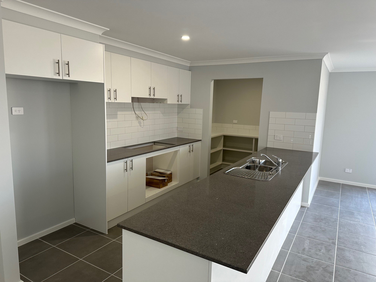 15 Jasmine Street, Bunyip VIC 3815, Bunyip - Thumbnail 2