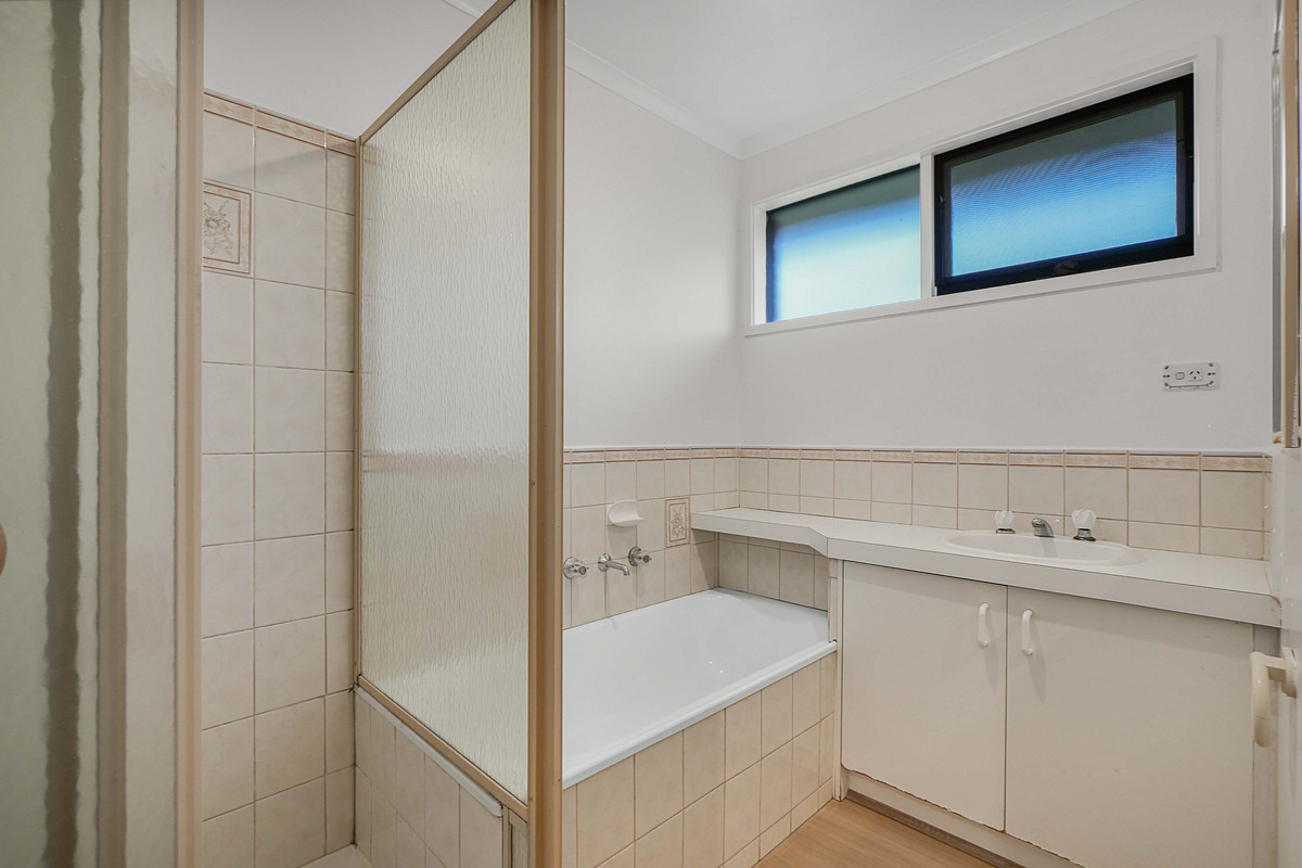 9 Cyprus Place, Pakenham VIC 3810, Pakenham - Thumbnail 8