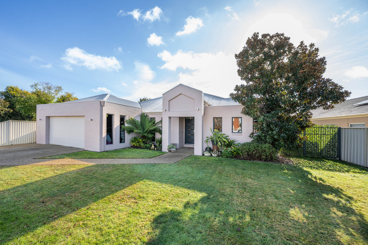 17 Rocklands Crescent, Kialla VIC 3631, Kialla - Thumbnail 2