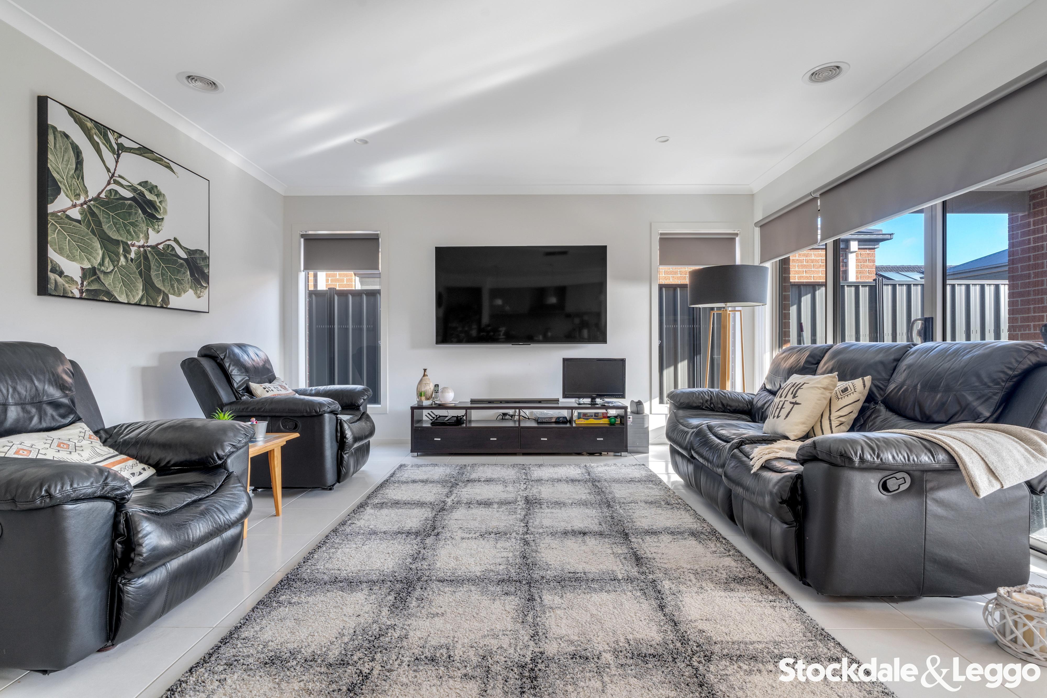 16 Brucato Road, Kalkallo VIC, Kalkallo - Thumbnail 2