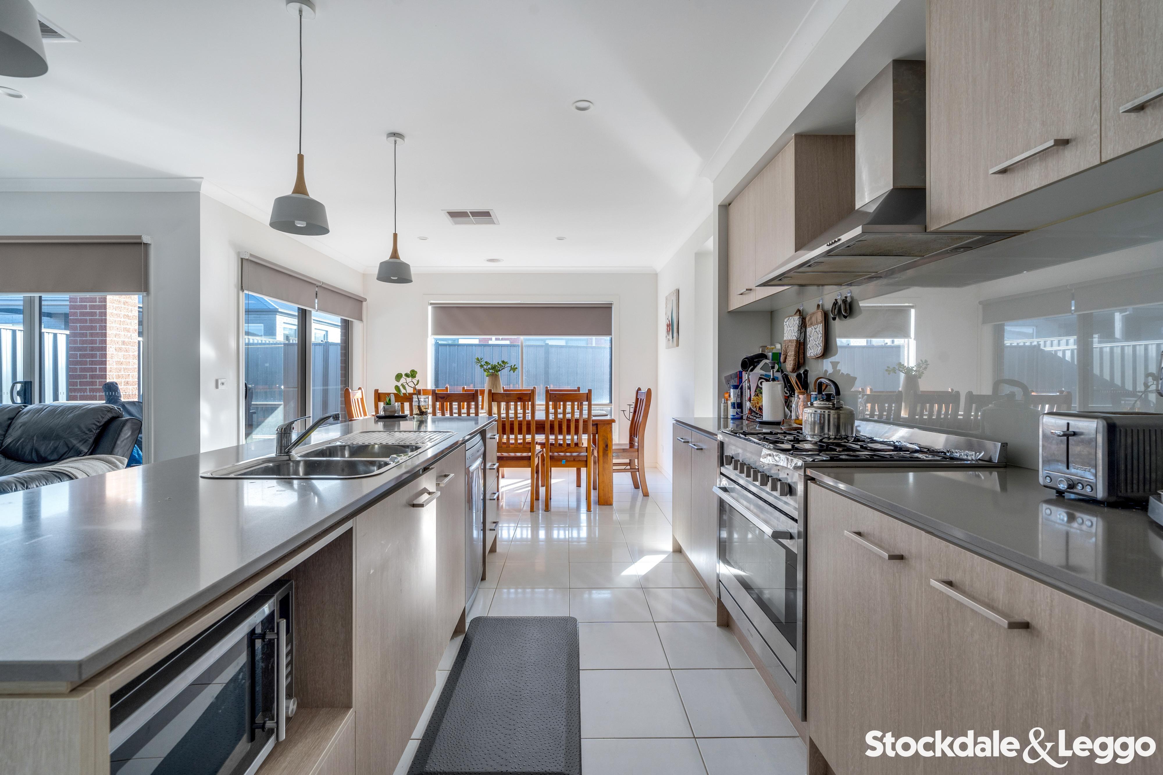 16 Brucato Road, Kalkallo VIC, Kalkallo - Thumbnail 3