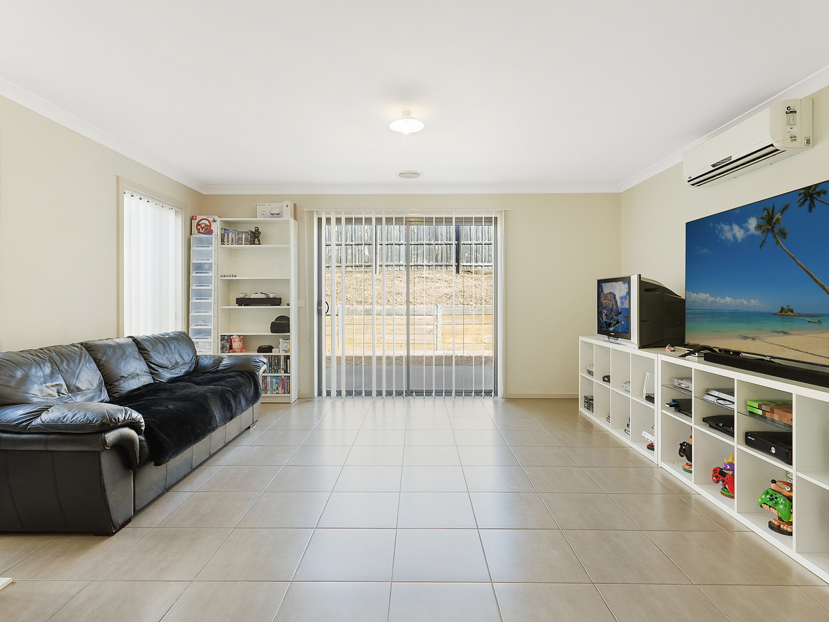 48 Burbidge Drive, BACCHUS MARSH VIC 3340, Bacchus Marsh - Thumbnail 8