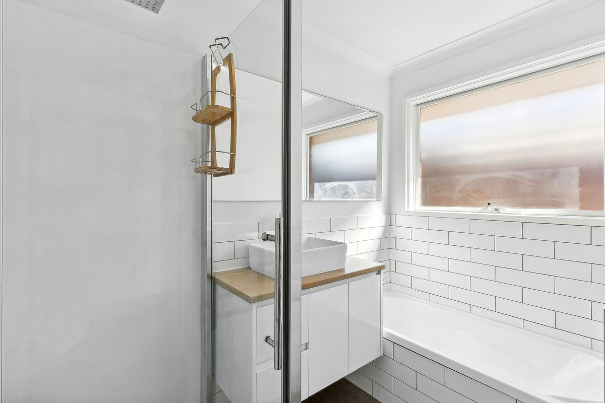 99 Solar Drive, Whittington VIC 3219, Whittington - Thumbnail 8