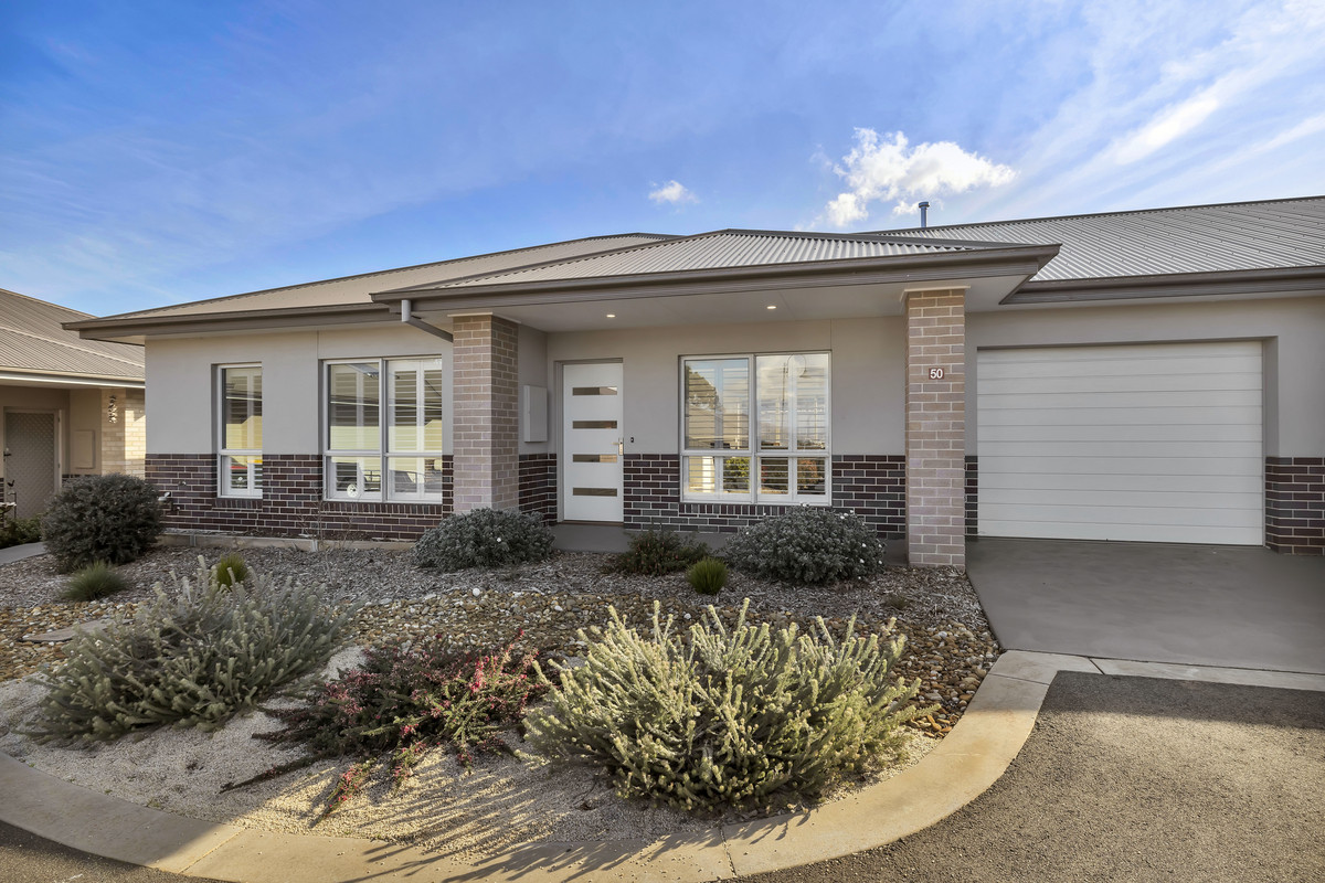 22-1 Dale Drive Leongatha Vic 3953 110796, Leongatha - Image 1