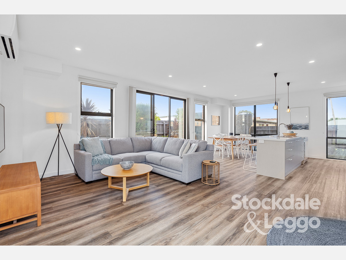 17A Jetty Road, Rosebud VIC 3939, Rosebud - Thumbnail 2