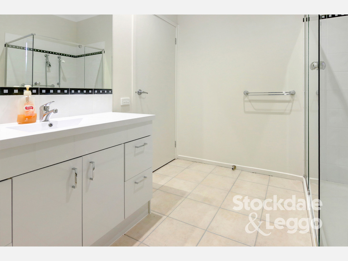 4 / 15 Cairns Avenue, Rosebud VIC 3939, Rosebud - Thumbnail 8