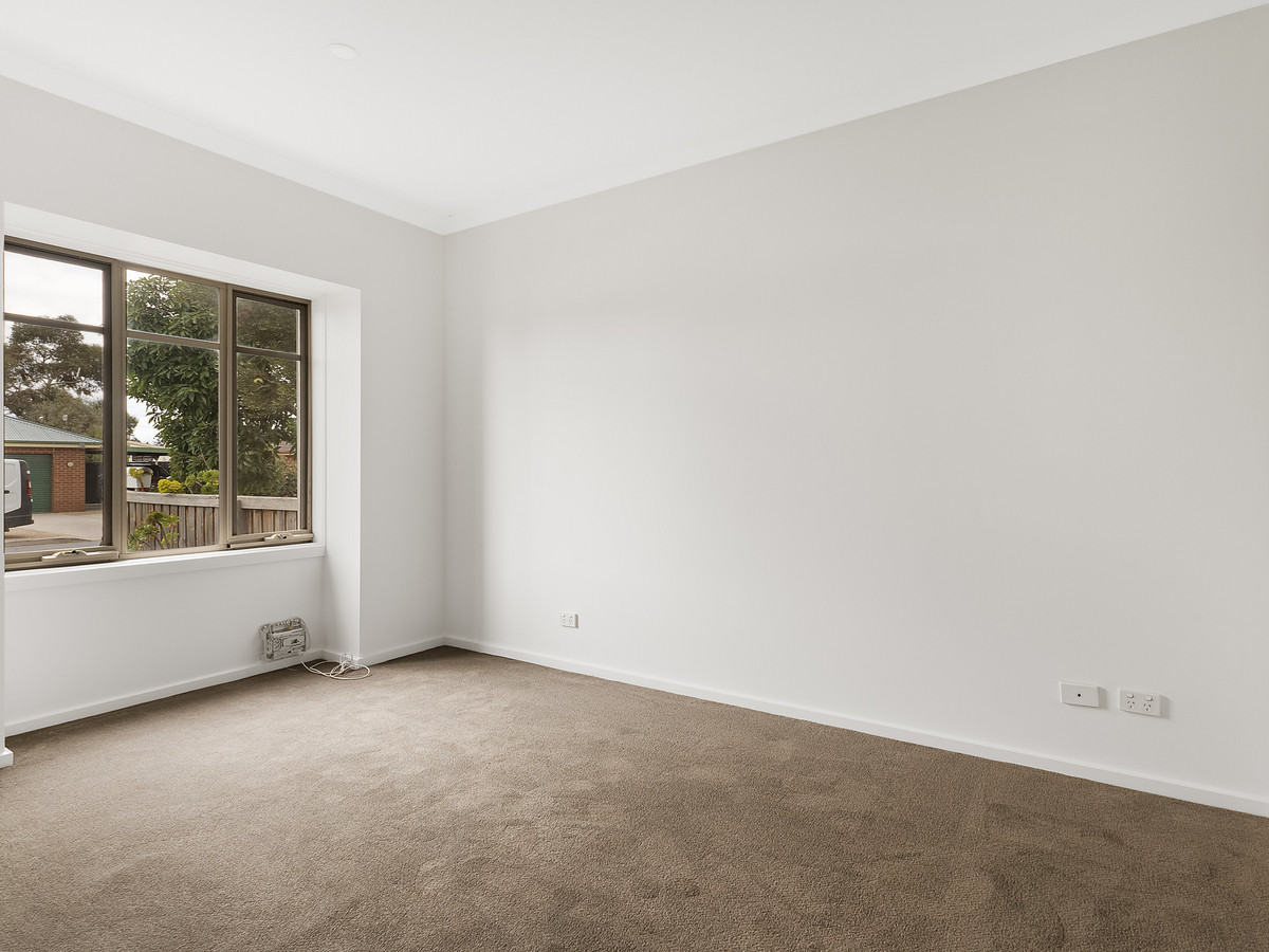 24 Somerton Court, Darley VIC 3340, Darley - Thumbnail 4
