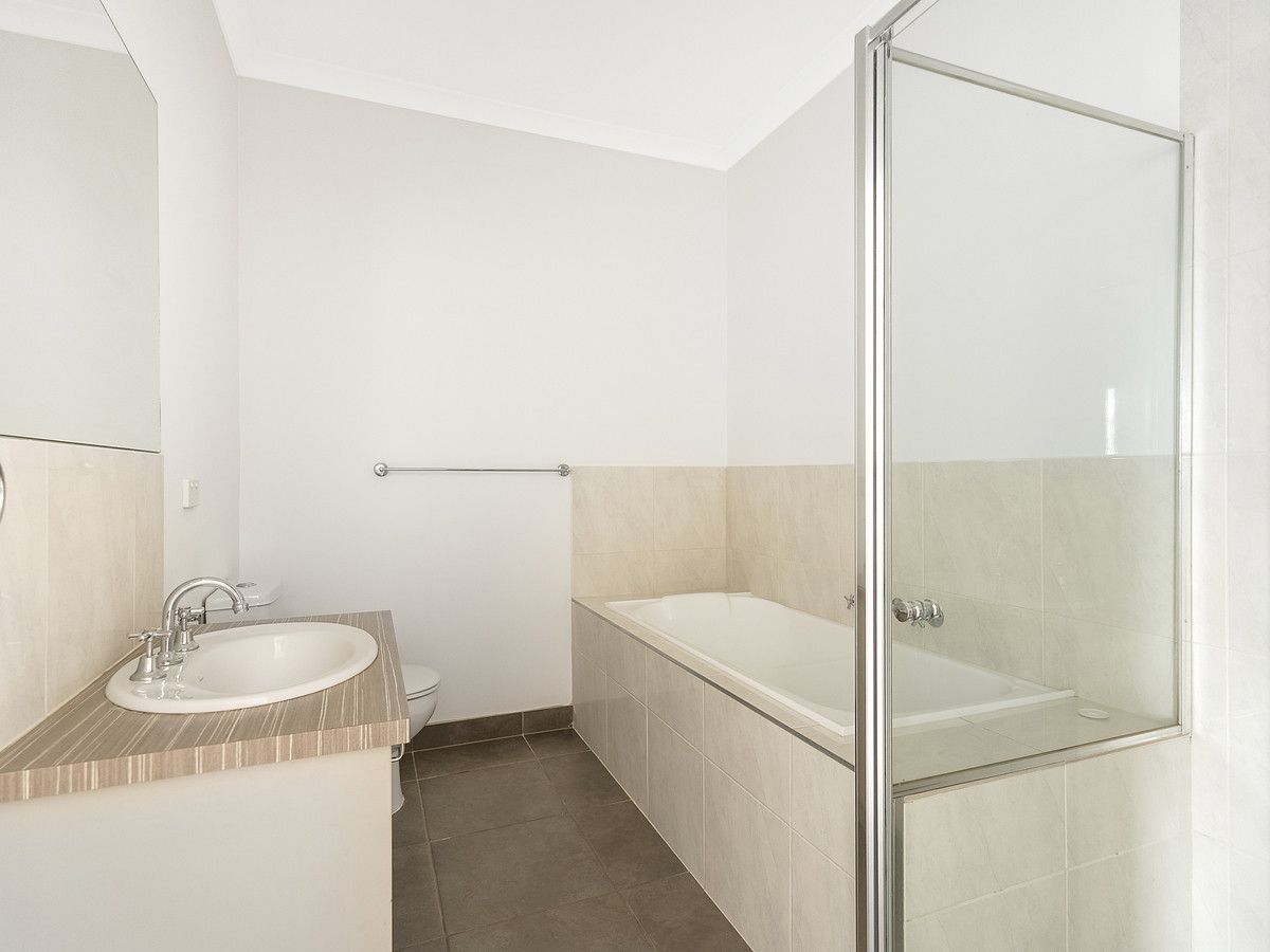 24 Somerton Court, Darley VIC 3340, Darley - Thumbnail 3