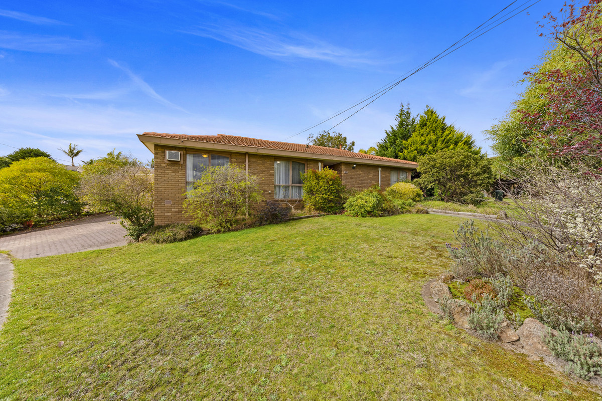 39 Calderwood Avenue, Wheelers Hill VIC 3150, Wheelers Hill - Thumbnail 2