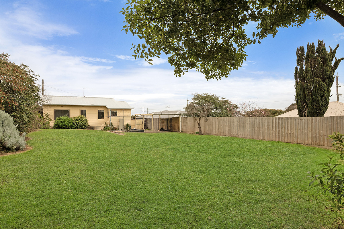 2 Russell Avenue, Warrnambool VIC 3280, Warrnambool - Thumbnail 7