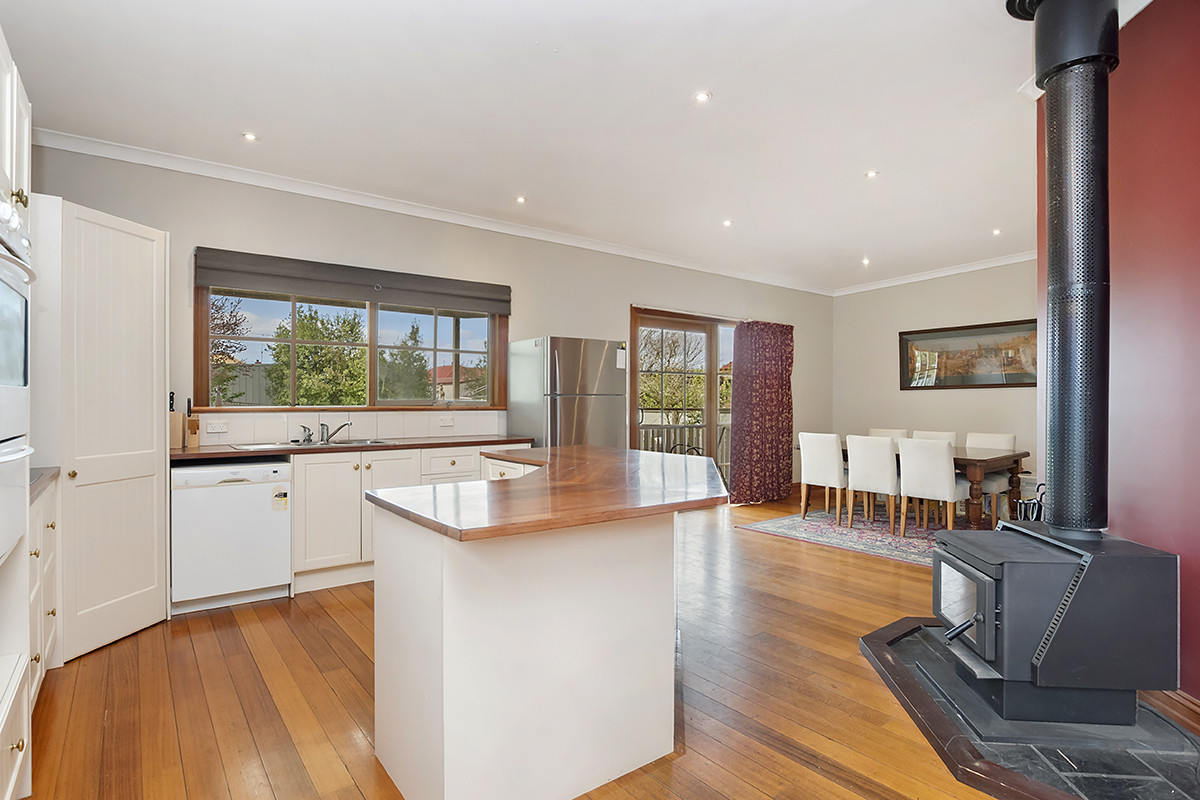 37 Estcourt Street, TERANG VIC 3264, Terang - Thumbnail 2