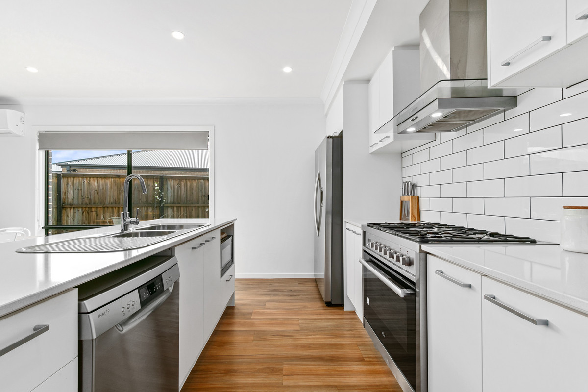 13 Parkview Boulevard, Morwell VIC 3840, Morwell - Thumbnail 6