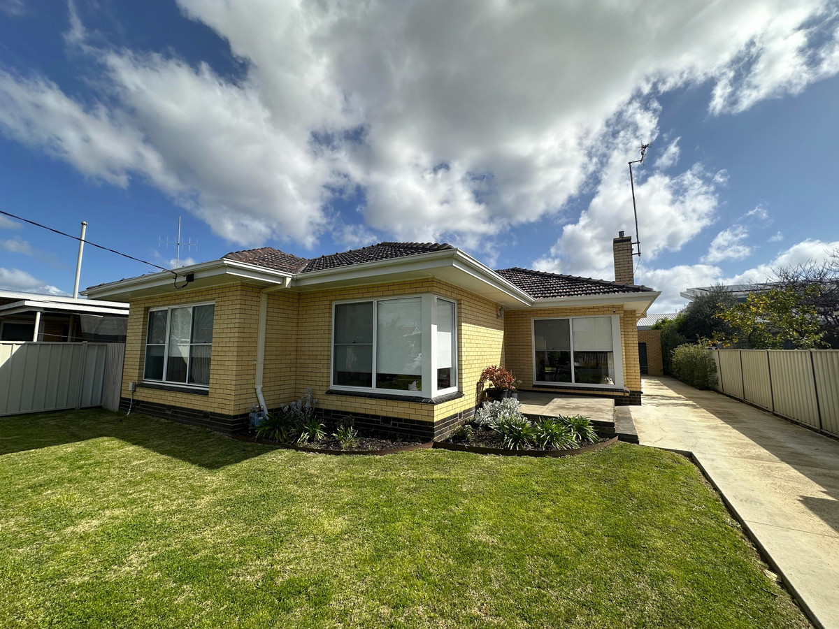 32 Chertsey Road, Shepparton VIC 3630 Stockdale & Leggo