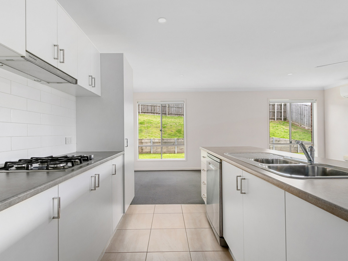 27 Churinga Drive, Churchill VIC 3842, Churchill - Thumbnail 5