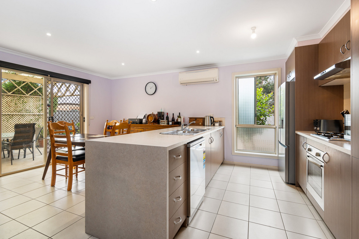 13 Fenwick Fairway, Bannockburn VIC 3331, Bannockburn - Thumbnail 2