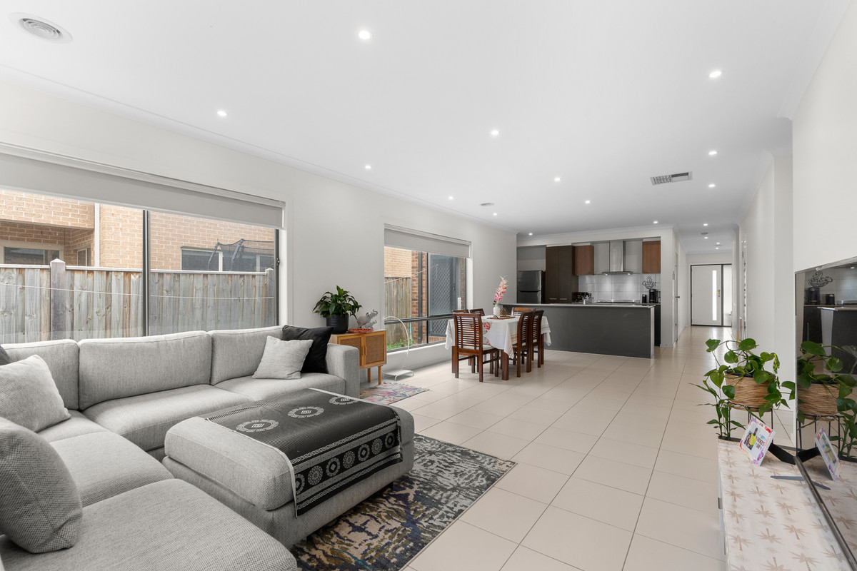 19 Suttie Street, Point Cook VIC 3030, Point Cook - Thumbnail 3
