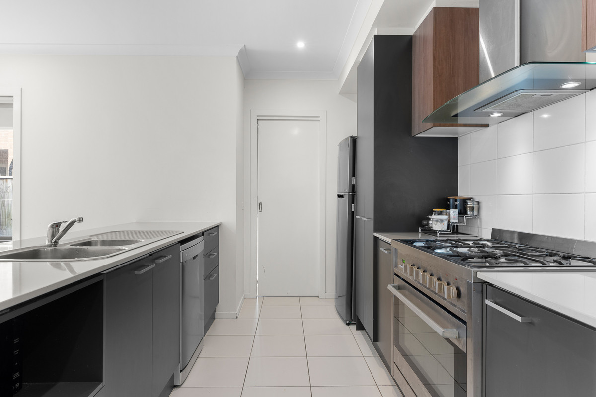 19 Suttie Street, Point Cook VIC 3030, Point Cook - Thumbnail 5