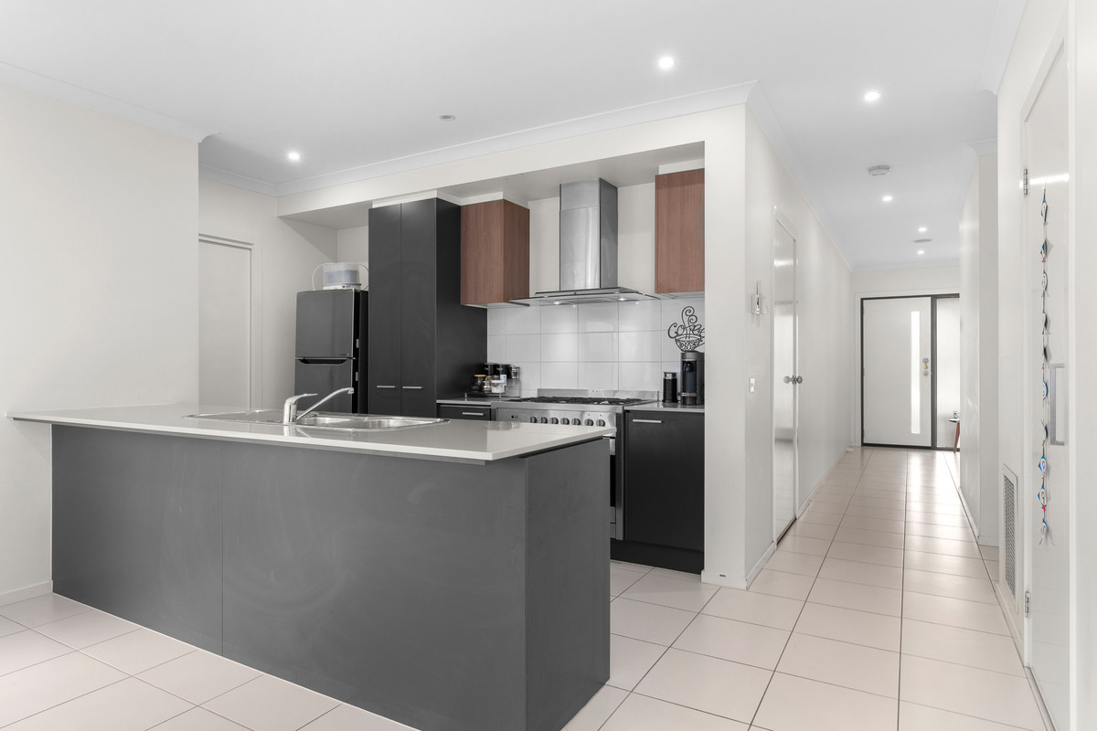 19 Suttie Street, Point Cook VIC 3030, Point Cook - Thumbnail 6