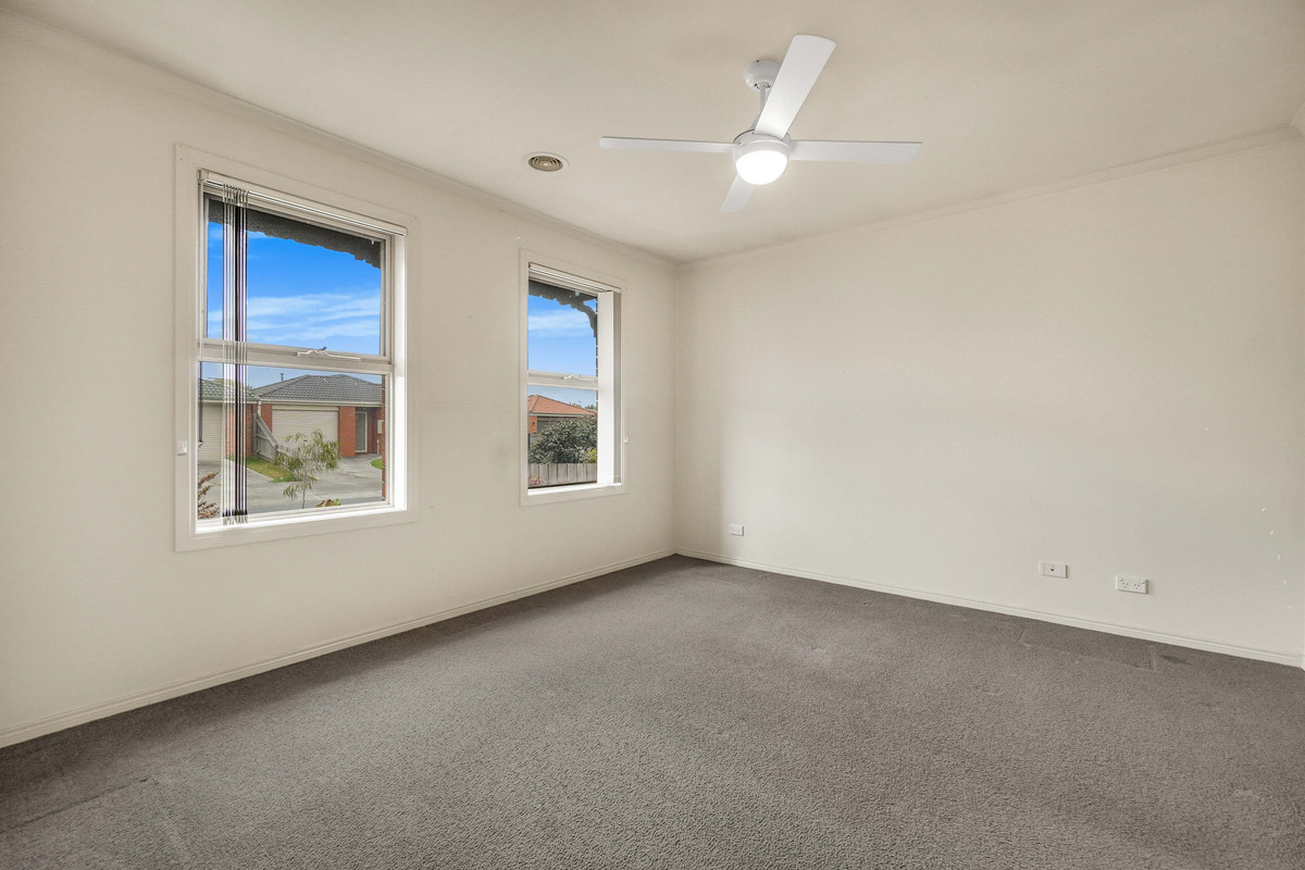 5 Sir Thomas Drive, PAKENHAM VIC 3810, Pakenham - Thumbnail 2