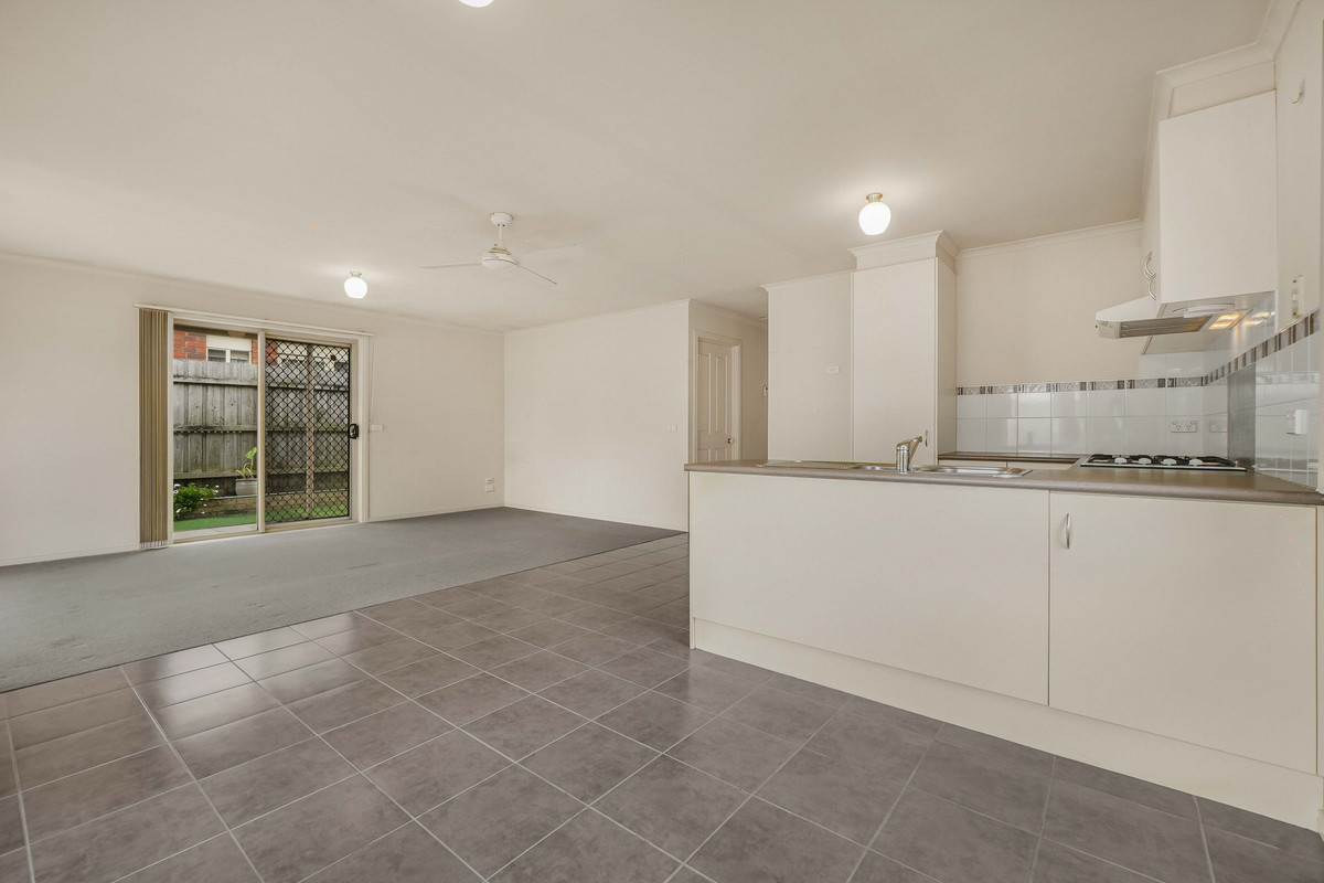 5 Sir Thomas Drive, PAKENHAM VIC 3810, Pakenham - Thumbnail 4